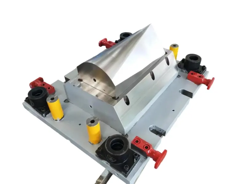 Construction machinery stamping die